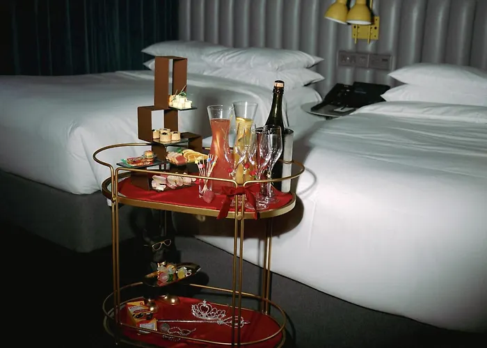 In Luxury hotels Ryse, Autograph Collection