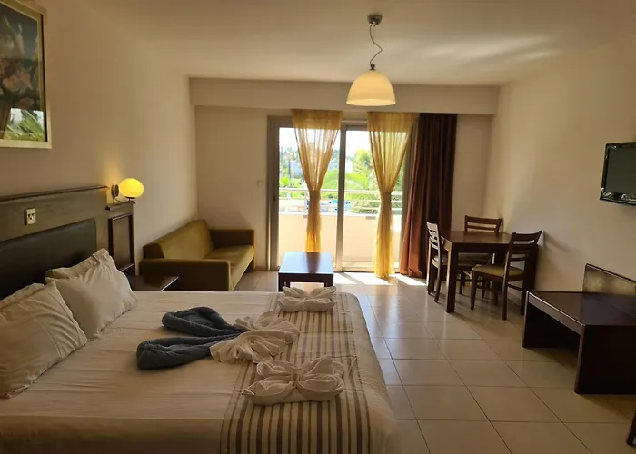 Hotel de 3 estrellas: Euronapa Hotel Apartments