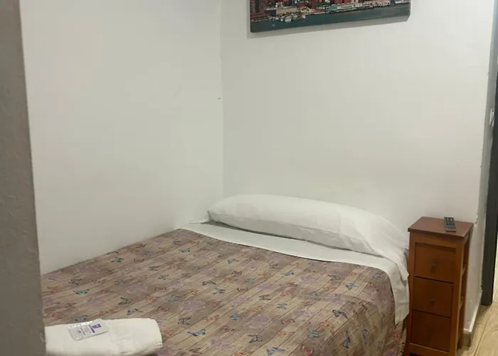 LF - No Fumadores - Habitaciones Con Baño Privado - Sin Ascensor