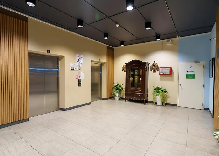 Prom Ratchada Hotel