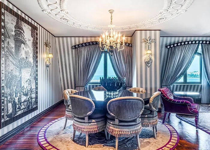 Romantic hotels Wyndham Grand Istanbul Kalamis Marina