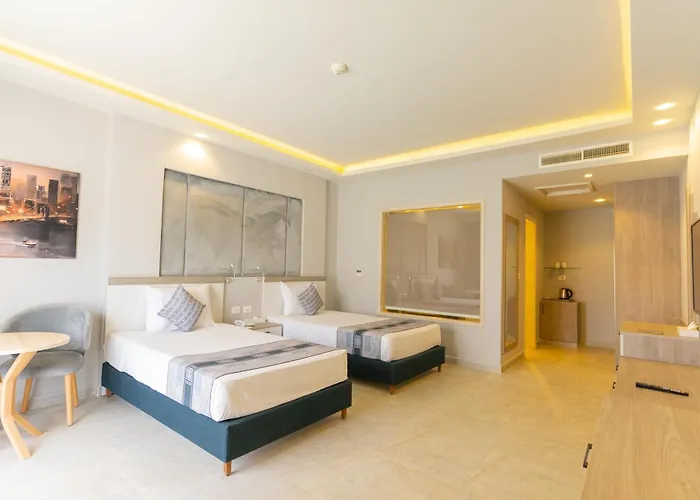 Ping Pong hotel: Aladdin Beach Resort