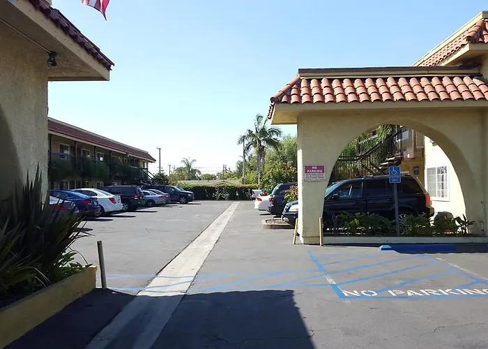 Romantic hotel: Anaheim Astoria Inn & Suites