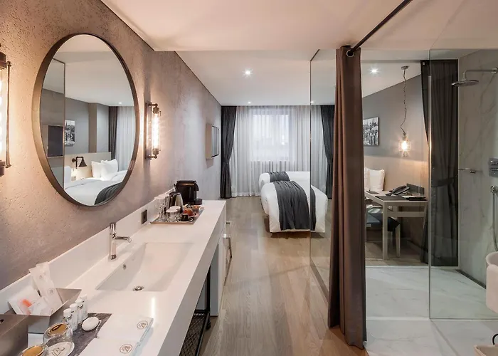 Romantic hotel: Hotel28 Myeongdong