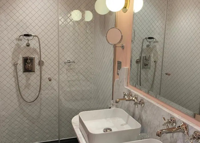 4 star hotel: Henrietta Experimental