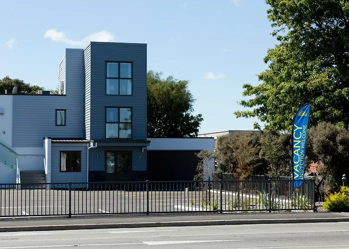 2 On Whiteleigh And 239 On Lincoln Motel