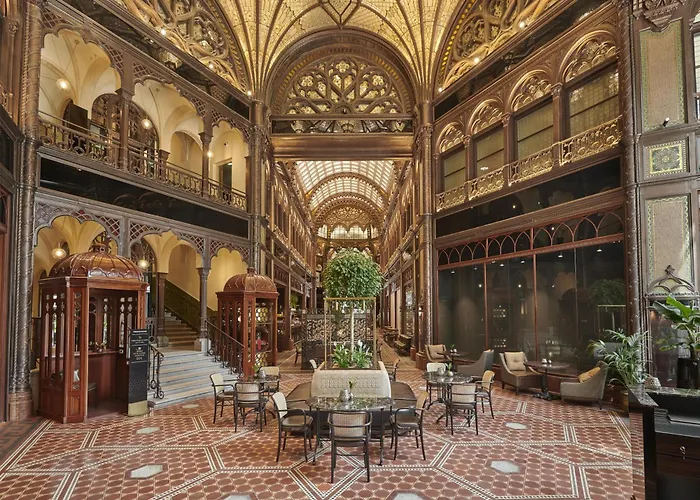 Parisi Udvar , Part Of Hyatt