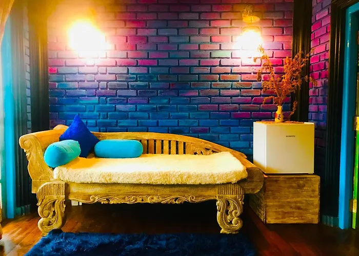 Hotel: Serendipity Lake Artistic Bungalow By Heidis Home