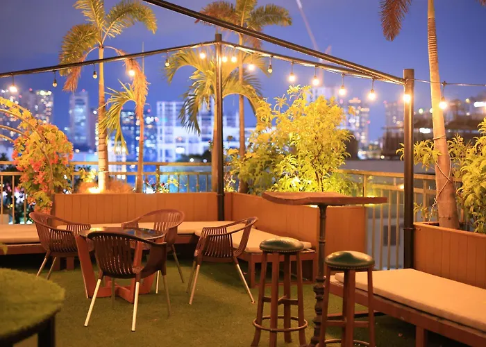 Boutique hotel only: California Saigon Hotel & Rooftop Pool