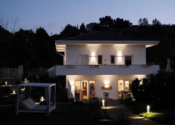 L'Amarena Garden House