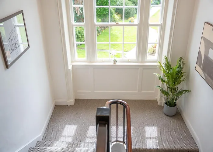 Pet Friendly hotel: Lonsdale House Boutique Apartments