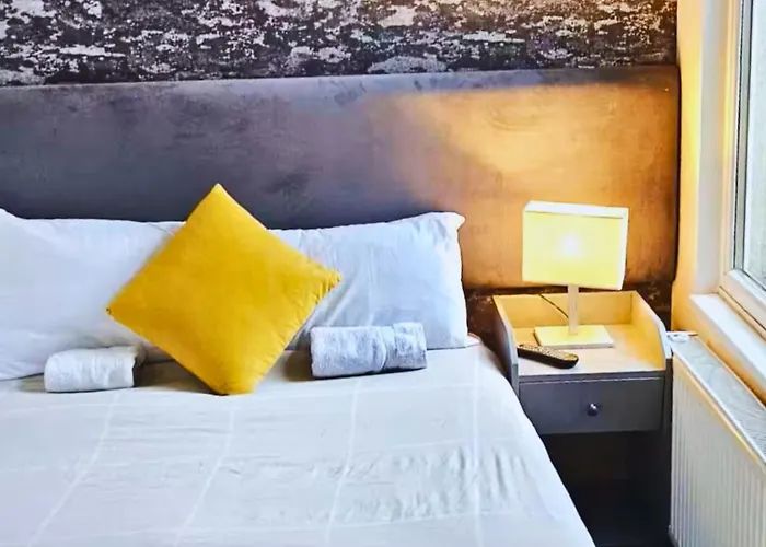 Pitchside Room 1 Near Anfield Sleeps 7
