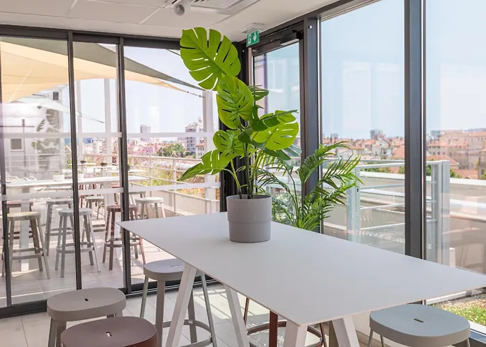 Hôtel avec vue: Apparthotel Privilodges Toulon Centre Gare