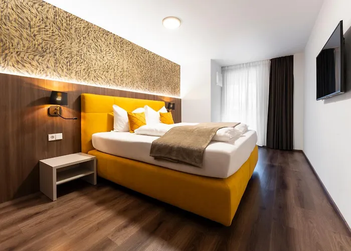 Gerharts Premium City Living - Center Of With Free Parking And card