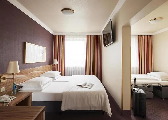 Hotel nahe College: Best Western Raphael Hotel Altona
