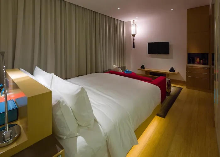 In Luxury hotels Indigo Hong Kong Island By Ihg