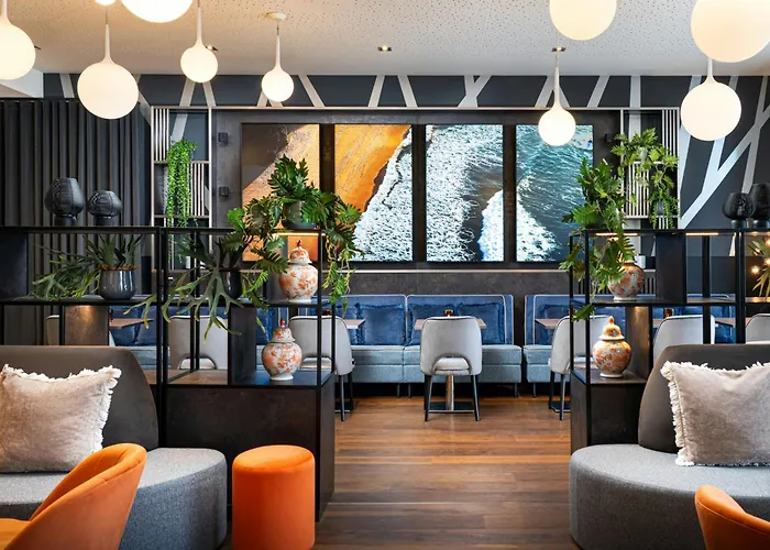 Pet Friendly hotel: Leonardo Hotel Vienna Hauptbahnhof