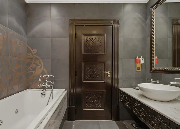 Private villas Zabeel Saray Royal Residences Lagoon