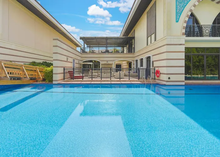 Private villas Zabeel Saray Royal Residences Lagoon