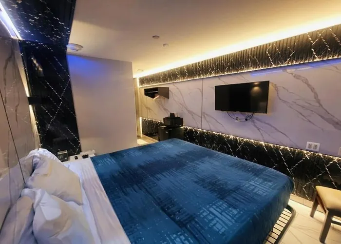 Umbrella Hotel Brooklyn