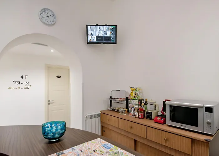  Joyful Termini Boutique Guest House