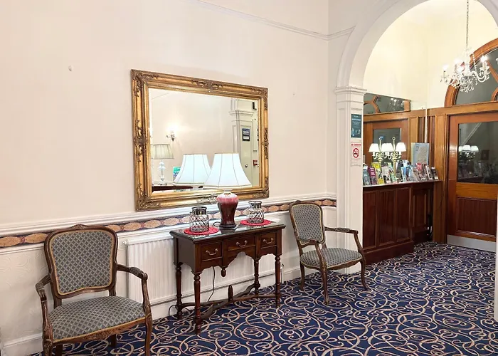 Albergo centrale: Dergvale Hotel