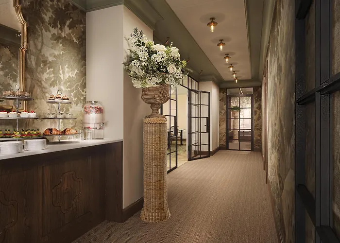 5 star hotel: Savoy 1918