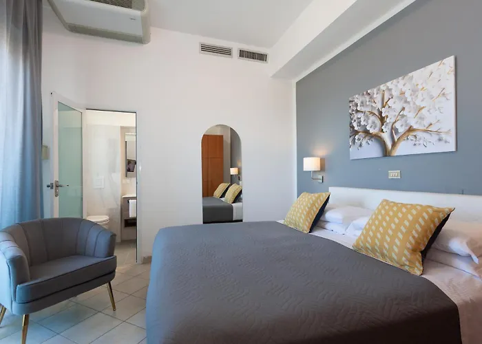 Momo Seaview Hotel