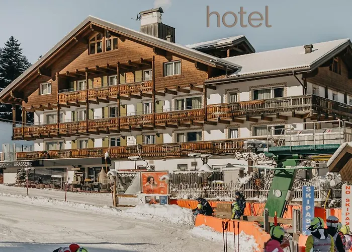 Hotel con golf: Hotel Hell