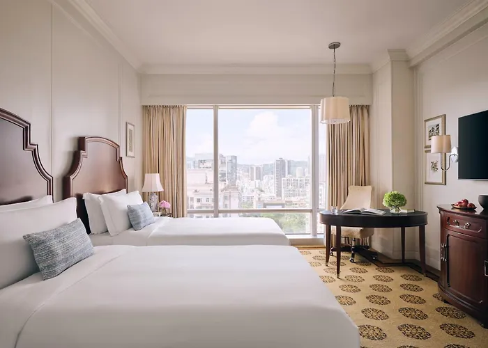 Hotels with pool Langham, Shenzhen