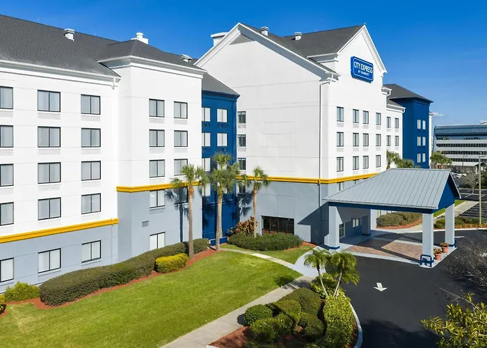 Comfort Inn & Suites Near Universal Orlando Resort-Convention Ctr