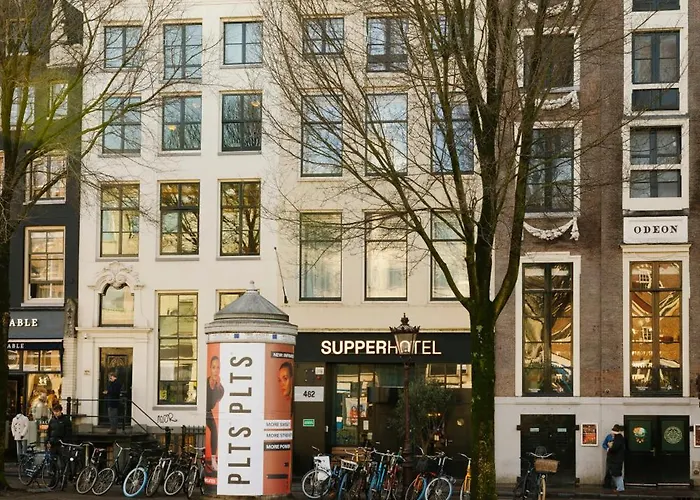 Resort: Supper Hotel