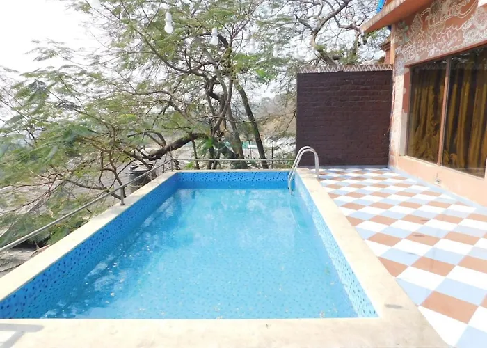 Cabin: Shah Social Party Villa In Royal Palms Mumbai