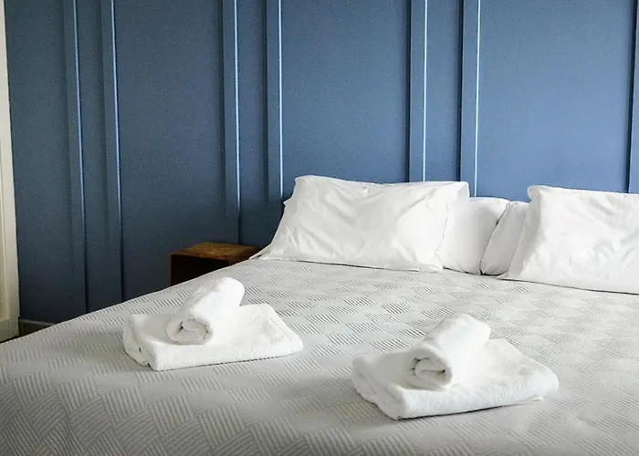 Hotel cerca del colegio: Restaurante Hostal Náutico de Razo