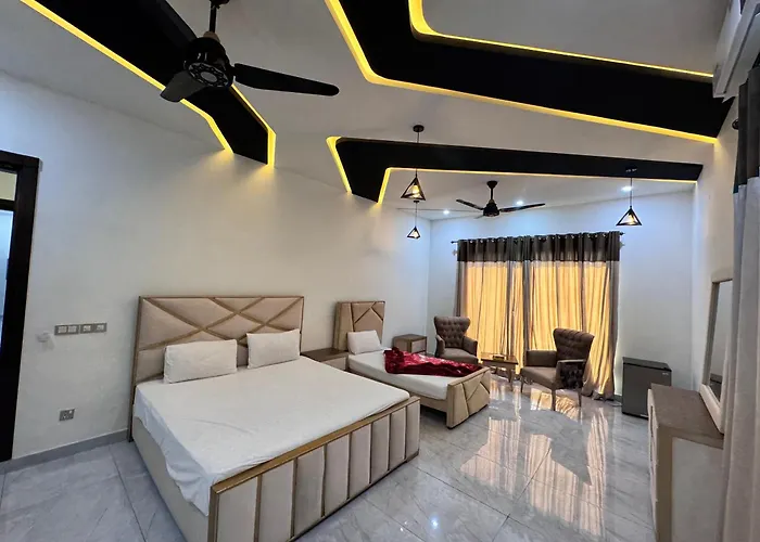 Pet Friendly hotel: Alpine Lodges