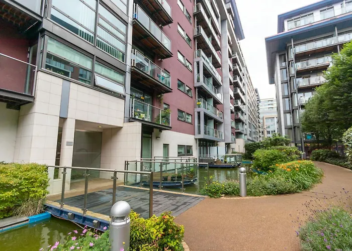 Hotel con vista: Battersea Power Station Apartment