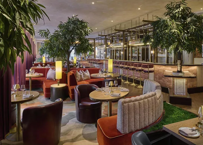 Hotel suites Trafalgar St James London Curio Collection By Hilton