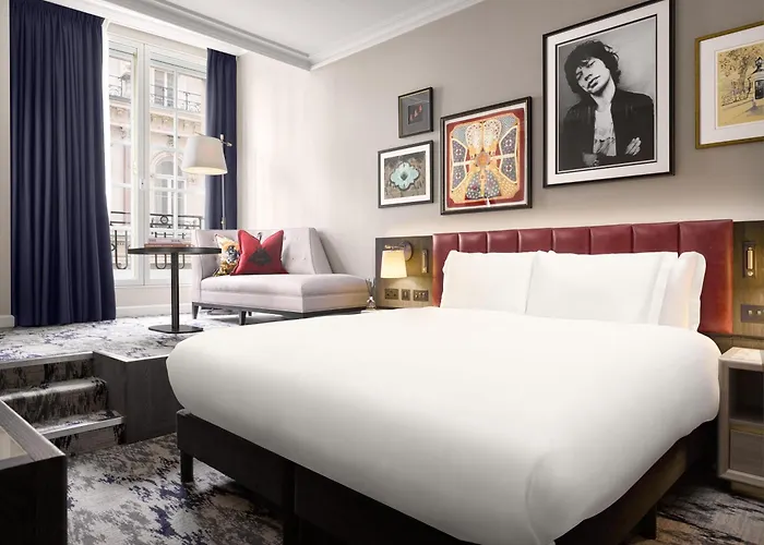 Trafalgar St James Curio Collection By Hilton