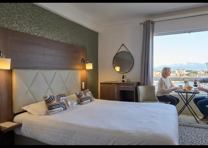 Hôtel avec piscine: Le Galion Hotel et Restaurant Canet Plage - Logis