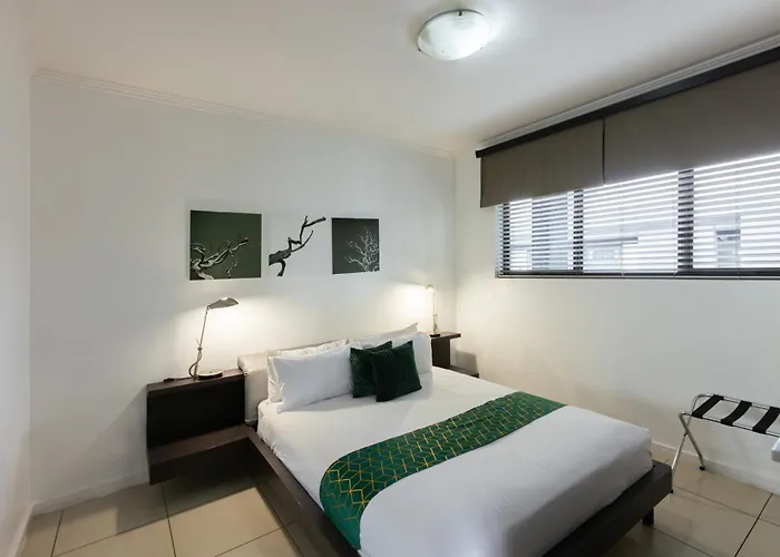 Cheap hotel: The Nicol Hotel And Apartments