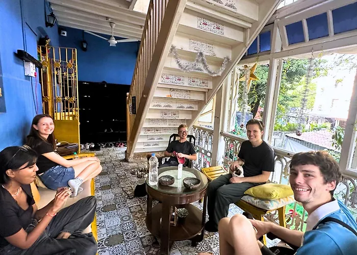 Pet Friendly hotel: Gosolo Stays Bandra Hostel