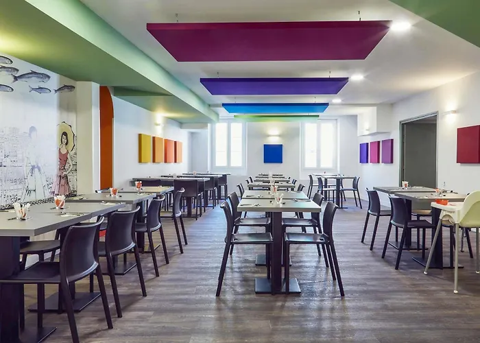 Pet Friendly hotel: Ibis Styles Marseille Vieux Port