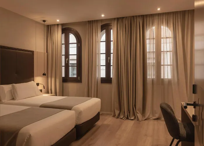 Hotel with view: Gran Hotel Barcino 4 Estrellas Superior