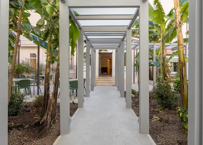 Astoria Garden