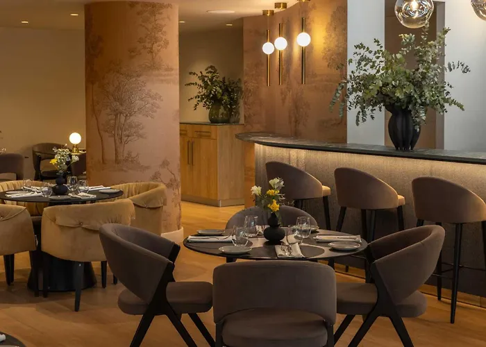 Resort: Golden Age Athens Hotel