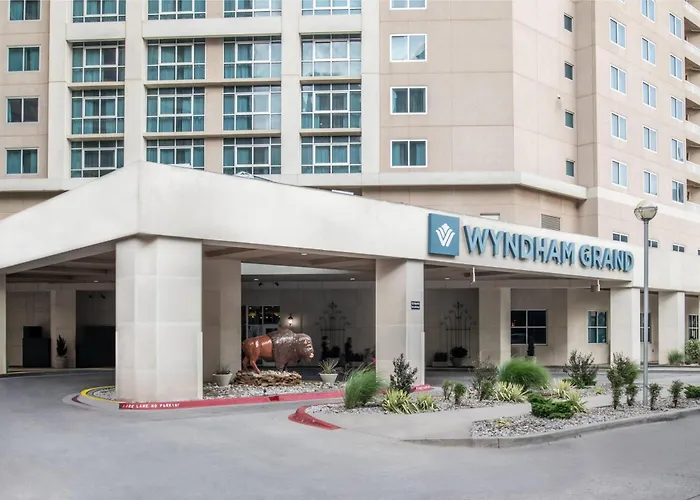 Pet Friendly hotel: Wyndham Grand Oklahoma City Downtown
