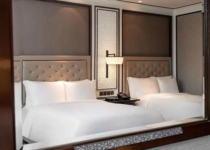 Athenee , A Luxury Collection ,
