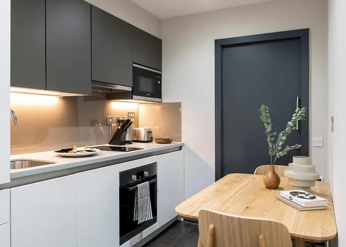 Lodge: Cove Cannon Street