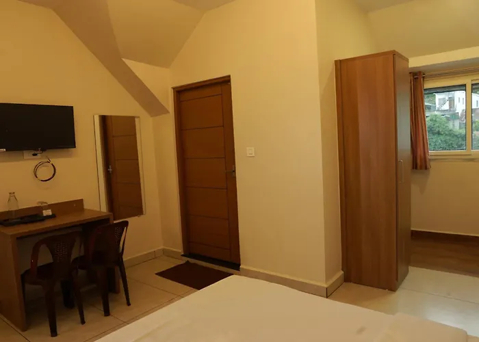 Central hotel: Eden Holidays Ev
