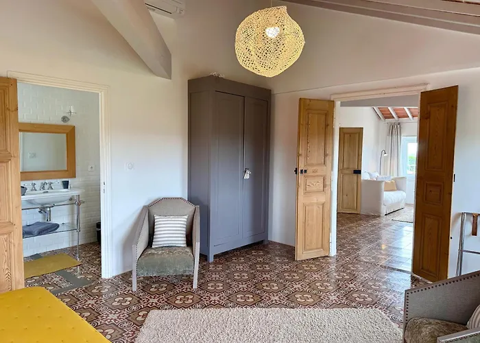 Hôtel accueillant les animaux: Domaine de Roque Haute